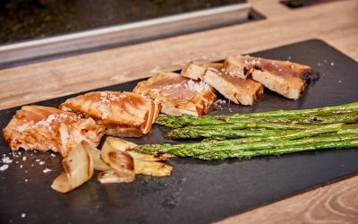 RECETA DE TATAKI DE ATÚN Y SALMÓN A LA PLANCHA DE PIEDRA VOLCÁNICA